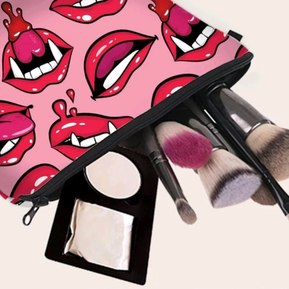 Vampire Lip Kisses Makeup Bag Travel Brushes Make-up Case NWOT